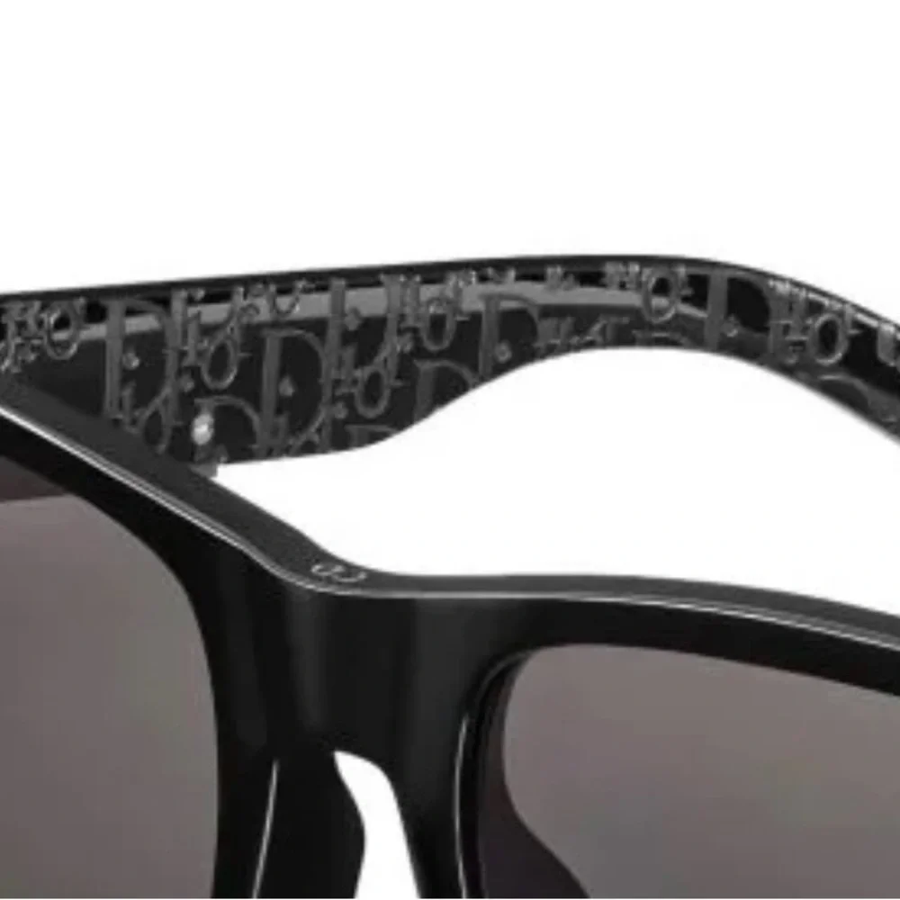 Dior Men’s Black/Smoke Sunglasses (NWT)